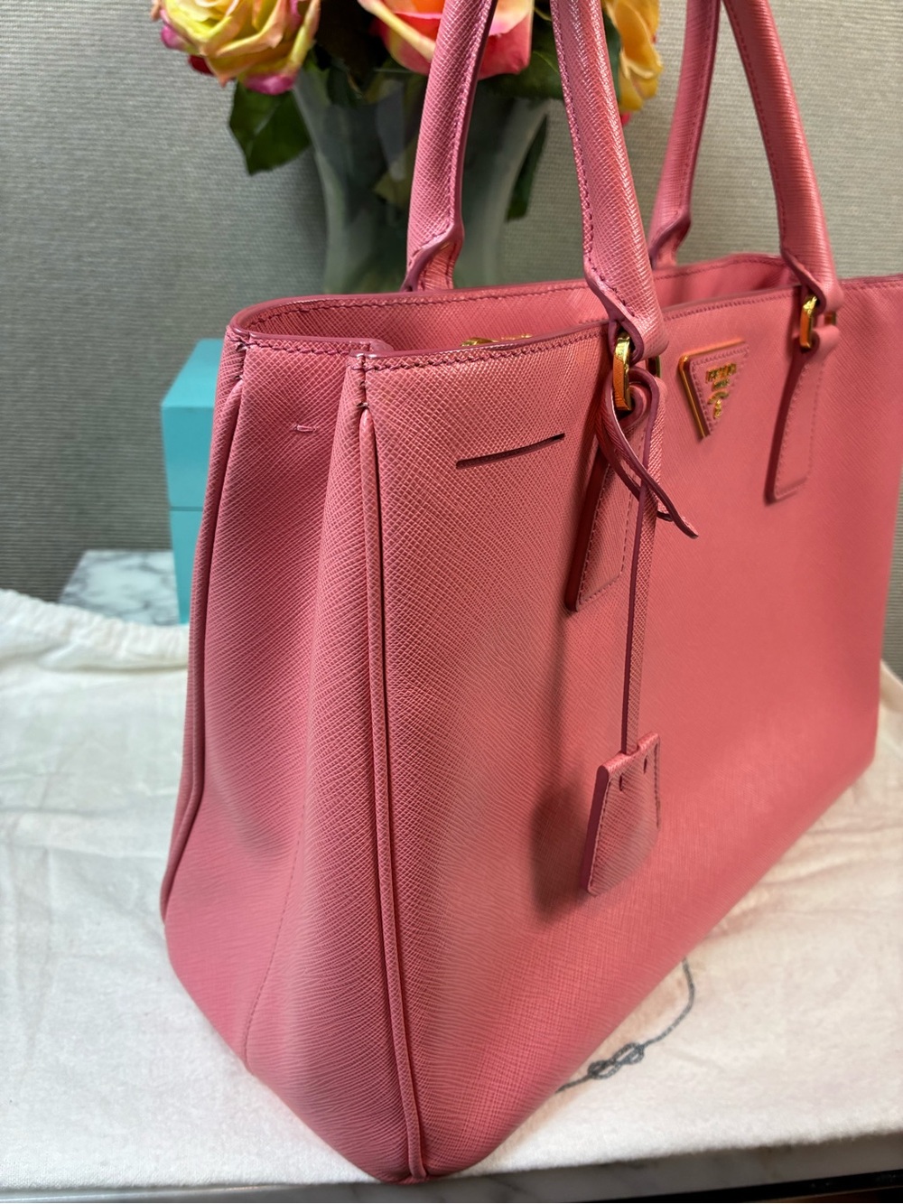 Prada Light Pink Saffiano Leather Galleria Tote - Pristine Pre-Loved Condition - Picture 6 of 15